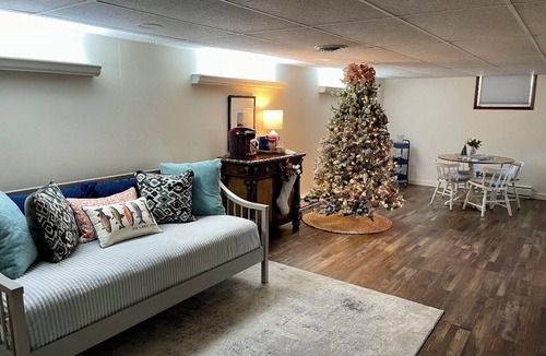 Wolf Creek House | Classic Lakeside Vacation Sleeps 9