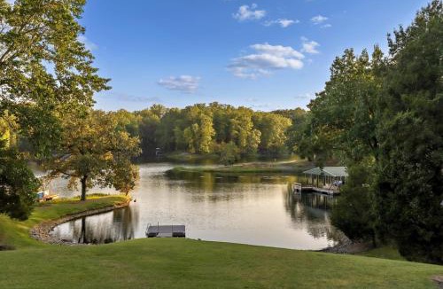Wolf Creek House | Classic Lakeside Vacation Sleeps 9