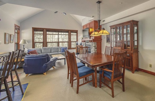 Tremblant-Les-Eaux Villa | Classic Les Eaux Chalet w Sauna near the Mountains