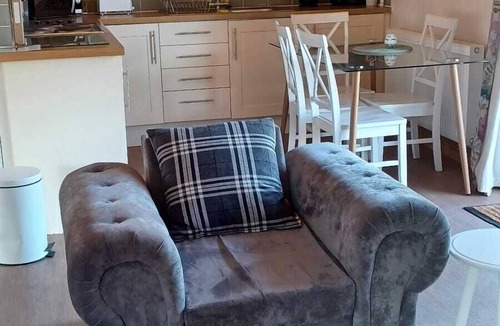 Little Stukeley Apartment | Classic Lodge - Pet Friendly