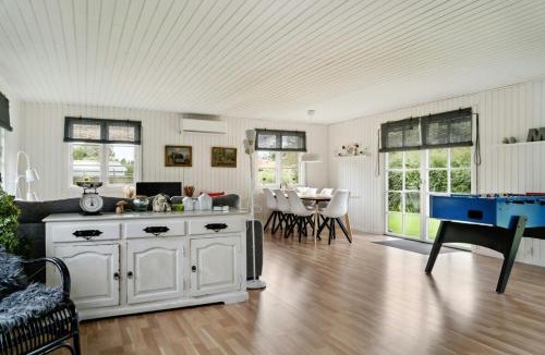 Kirke Hyllinge House | Classic Lovingly Renovated Near Beach