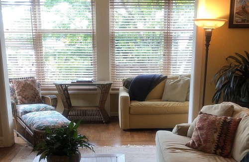 Harrison/Denny-Blaine House | Classic Madrona 2 Bed 2 Bath ‘7 month’ lease