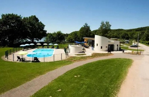 Champagney House | Classic Mobile Home - 2 Bedrooms, Sleeps 4