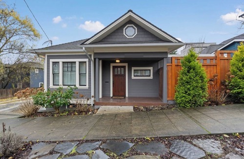 Mann House | Classic&Modern 4BR Home @Seattle | Ping Pong & BBQ