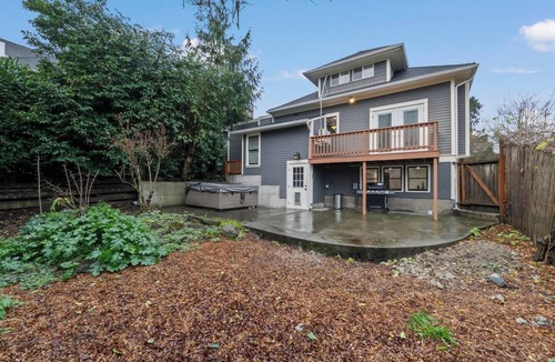 Mann House | Classic&Modern 4BR Home @Seattle | Ping Pong & BBQ