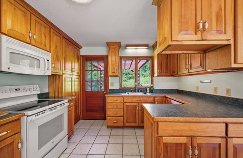 Richmond House | Classic New England 4-bedroom house with Yukon Ridge trail access