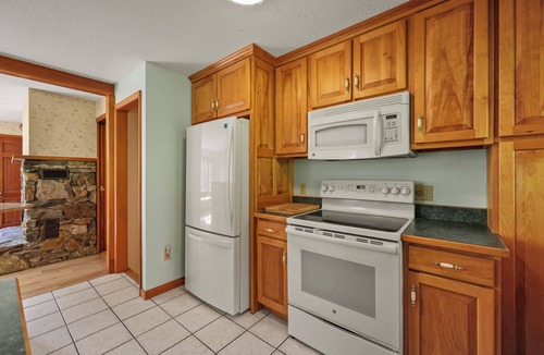 Richmond House | Classic New England 4-bedroom house with Yukon Ridge trail access