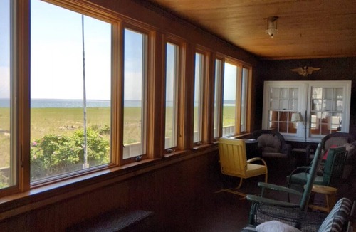 Pine Point House | Classic New England Waterfront Cottage