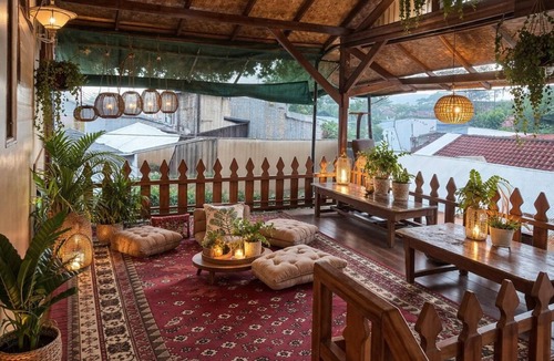 Bandung House | Classic North Bandung Family Home, Sleeps 10 & 3 Parking + Rooftop Gazebo