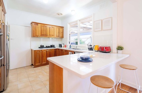 Bentleigh Condo | Classic Patterson Charm with Modern Comfort