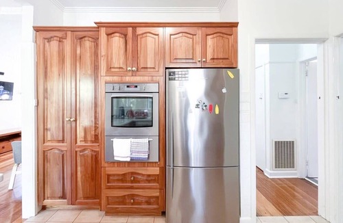 Bentleigh Condo | Classic Patterson Charm with Modern Comfort