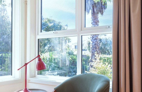 Bentleigh Condo | Classic Patterson Charm with Modern Comfort