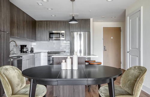 Pentagon City Apartment | Classic Pentagon City 1BR w/Doorman & Gym, nr Shopping, by Blueground