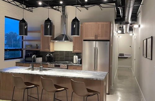 Benton Harbor Apartment | Classic Pied a Terre