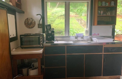 Piha Cottage | Classic Piha Bach - Seaview Road