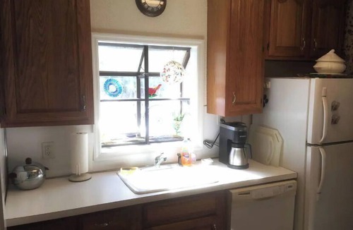 Lake Harmony Cottage | Classic Pocono Mountain Cottage in Split Rock