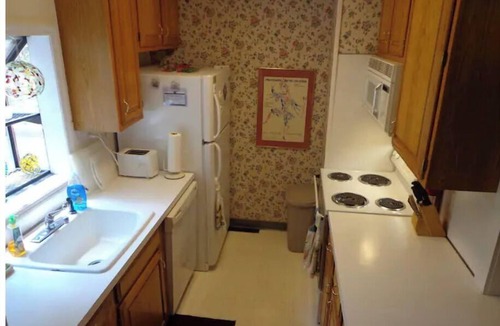 Lake Harmony Cottage | Classic Pocono Mountain Cottage in Split Rock