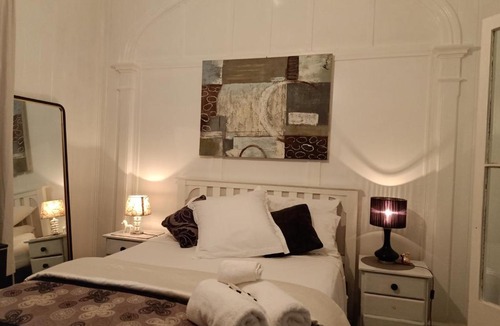 Townsville Apartment | Classic Queenslander Suite