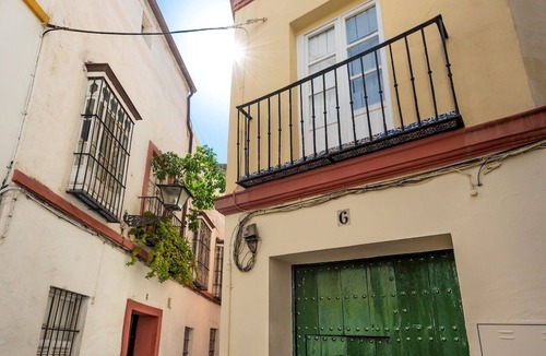 Alfalfa Apartment | Classic Sevillian House in Santa Cruz Quarter. Argote