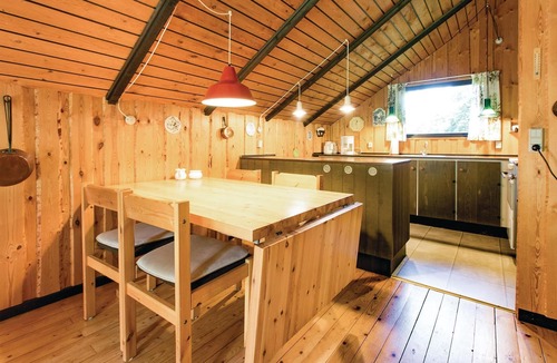Hoeve Strand House | Classic, spacious cottage with open kitchen-living room and a partially open terrace.
