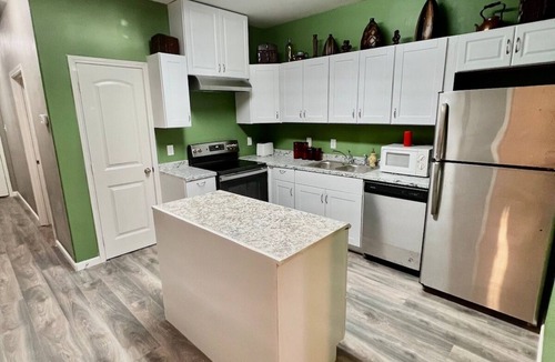 Northeast Houston Apartment | Classic Spacious Rural Place