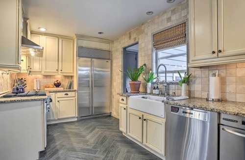 Teaneck House | Classic Teaneck Colonial Home with A Modern Touch