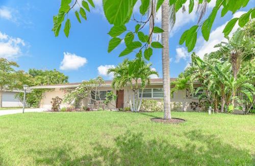 Southgate House | Classic Tropical Florida Escape with Heated Pool