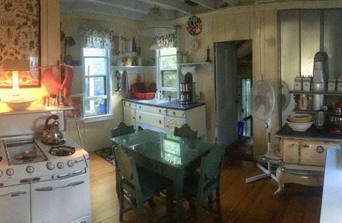 Oak Bluffs House | Classic Vineyard Ocean, Harbor, Lake & Parkview Cottage w/AC