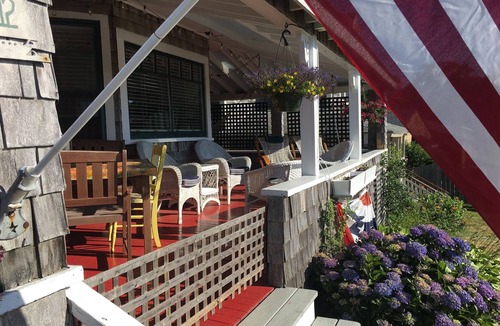 Oak Bluffs House | Classic Vineyard Ocean, Harbor, Lake & Parkview Cottage w/AC