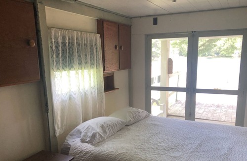 Trent Lakes Cottage | Classic Waterfront Cottage in Trent Lakes