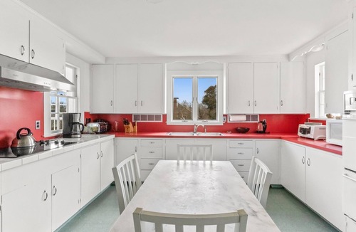 Brimfield House | Classic Waterfront Chatham Estate