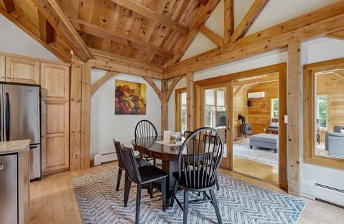 Freedom House | Classic Wooded Retreat W/Gorgeous Interior & Great Location Near Skiing & Lake