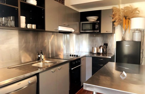 Teneriffe Apartment | Classic Woolstore Apartment in Teneriffe