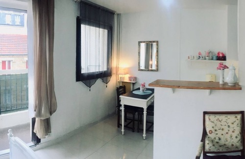 Epinettes Apartment | Classicism style decoration