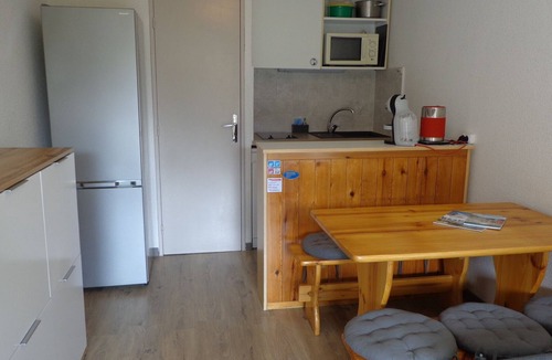 Allos Apartment | Classified studio with balcony, mountain view