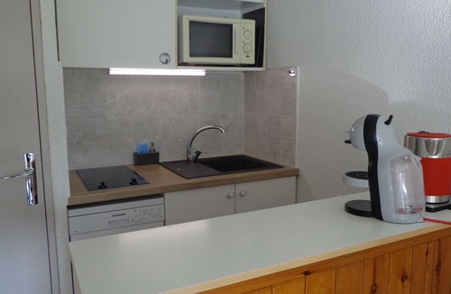 Allos Apartment | Classified studio with balcony, mountain view