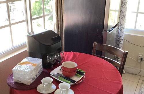 Miramar Apartment | CLASSY 1 BEDROOM APART. WITH POOL, WIFI & AC IN MIRAMAR, SLEEPS 2 OR MORE, WOW!
