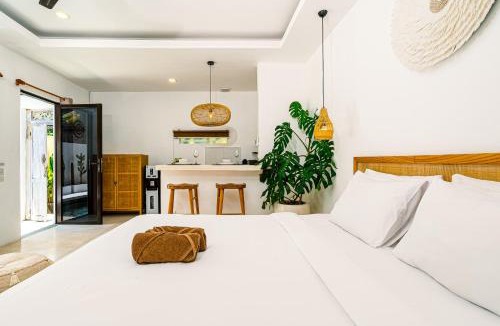 Padonan Apartment | Classy 1BR Villa Sunflower with Private Pool in Canggu -Bali