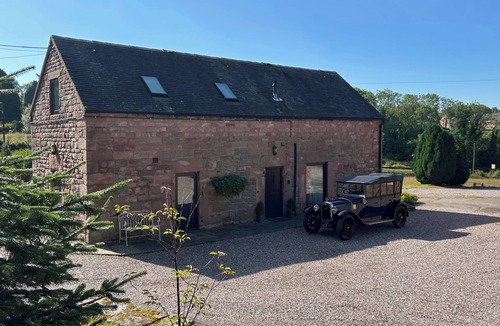 Cauldon Low House | Classy 2 Bed Barn Polar Bears Chatsworth