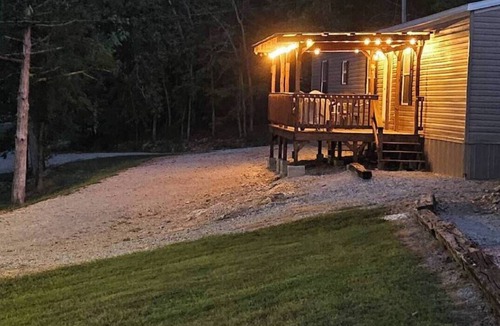 Elizabeth Apartment | Classy 3 Bed home w/pool access - Moose Cabin