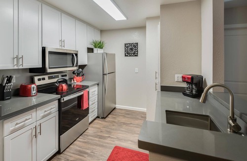 Rocklin Apartment | Classy Apartment Home With Luxurious King Suite