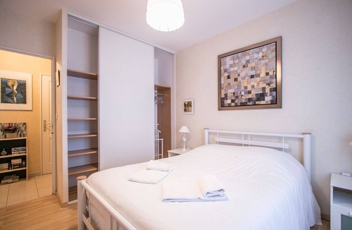 Bayeux Apartment | Classy Apartment in Bayeux with Heating Facility