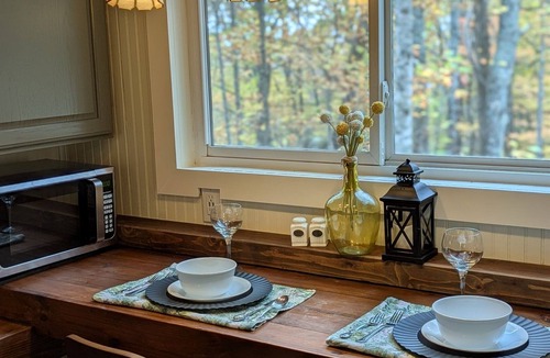 Laurel Ridge Cabin | Classy Cabin with Private Deck on the Mountain