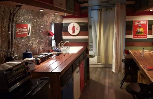 Travis County House | Classy, cool, vintage fabulous, the Avion
