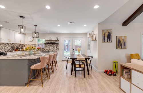 Austin House | Classy & Cozy 3BD 2Bath w Office in HIP South Austin