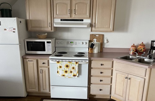 Town of Varick Apartment | CLASSY & ECONOMICAL lower 2BR unit at lakeside on SENECA’s EASTSIDE