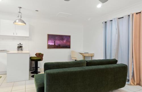 Wellington Point Apartment | Classy Modern self contained Studio- Private & Peaceful