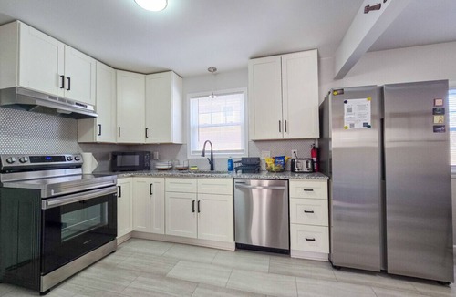 Oberlin House | Classy Oberlin Stay | Near Dining, Shops & College