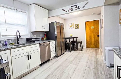 Oberlin House | Classy Oberlin Stay | Near Dining, Shops & College