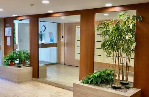 Fontainebleau Apartment | Classy unit in Fontainebleau